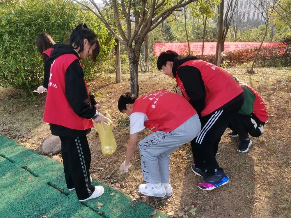 中国·MK体育（恩波利）官方网站航空工程系组织开展“弘扬雷锋精神,争当志愿者”活动