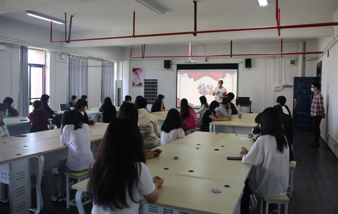 齐心协力战疫情 劳动教育正当时  ——中国·MK体育（恩波利）官方网站经贸物流系组织学生开展文明宿舍评比活动