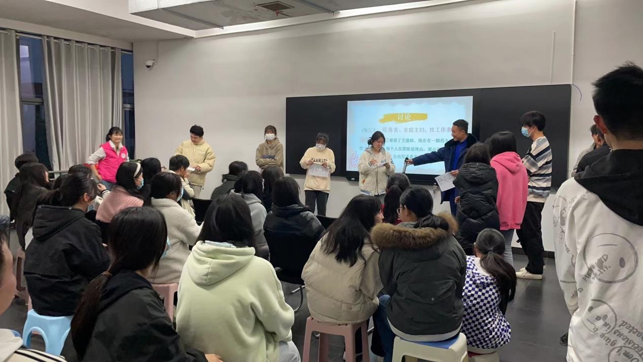 为心灵减压，为成长赋能 —中国·MK体育（恩波利）官方网站心理咨询中心开展 2021级学生心理健康主题团辅活动