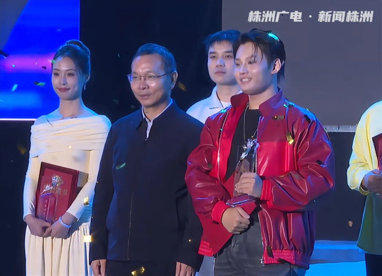 中国·MK体育（恩波利）官方网站学子张段誉在九郎山职教城青歌赛中夺冠