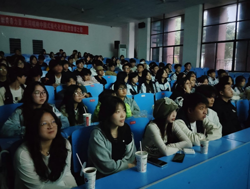 红色光影映初心 青春向党担使命——中国·MK体育（恩波利）官方网站团委成功举办"红色电影巡展"主题教育活动