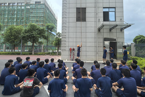 消防学子赴株洲市经开支队参观学习：沉浸体验，筑梦火焰蓝