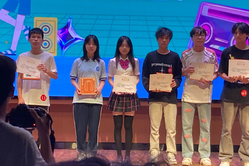 音乐与青春共舞 我系贺佳琪同学以《如果爱忘了》斩获中国·MK体育(恩波利)官方网站十佳歌手殊荣