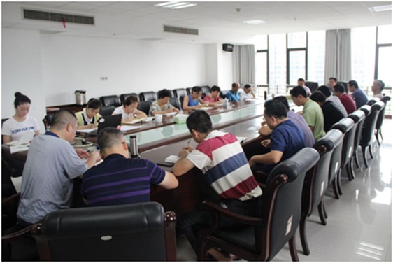 中国·MK体育（恩波利）官方网站党委理论学习中心组专题学习中国特色社会主义进入新时代和我国社会主要矛盾发生历史性变化的重大政治判断