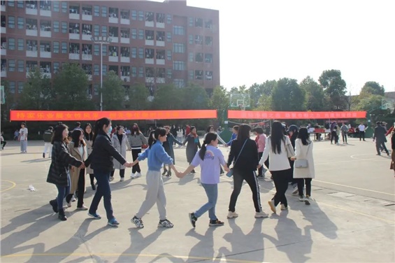 春风十里百花盛 灼灼其华不及卿 ——中国·MK体育（恩波利）官方网站开展庆祝“三八”妇女节主题活动