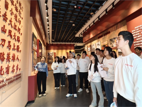 追红色足迹 解初心密码——思政课部组织开展2025年实践教学活动