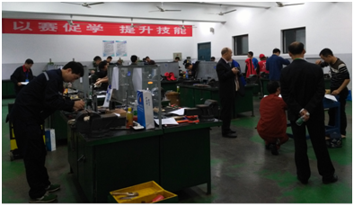 湖南省“十行状元,百优工匠”竞赛钳工项目比赛在我院举行